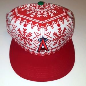 c NEW VINTAGE MLB LA ANGELS BASEBALL SNOW CHRISTMAS HAT CAP